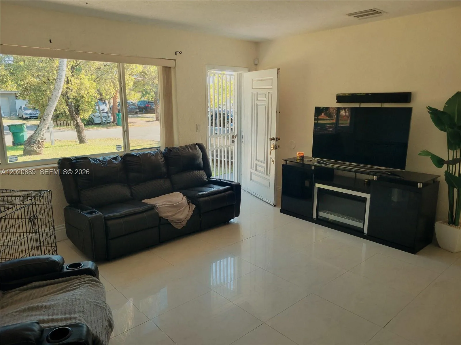7901 Grand Canal Dr # 7903, Miami FL 33144
