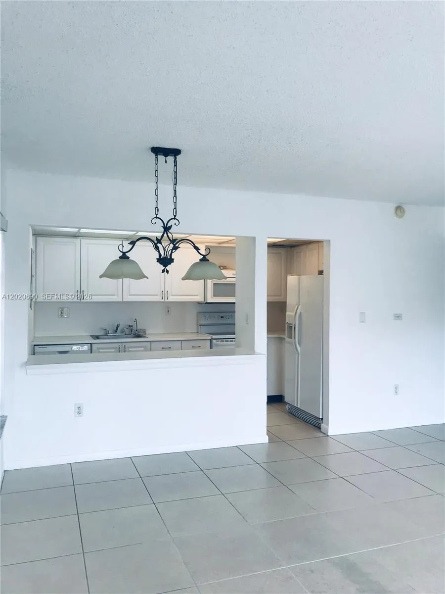 17600 NW 68th Ave # B3006, Hialeah FL 33015