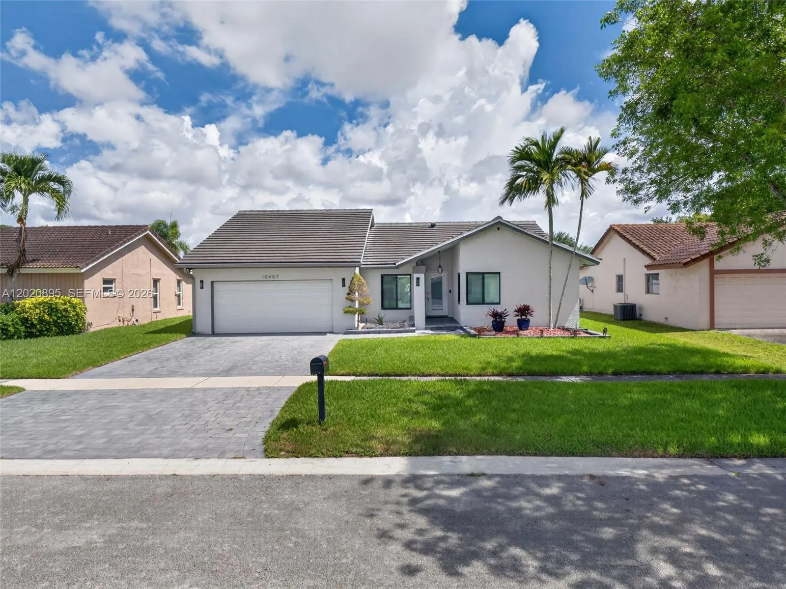 10407 NW 5th St, Plantation FL 33324