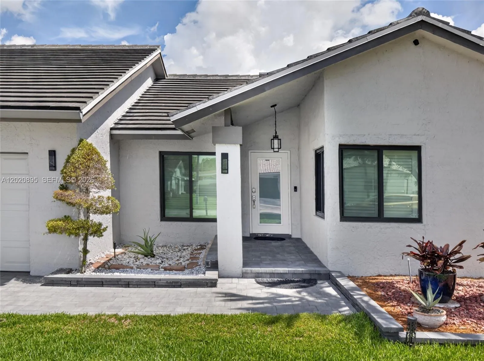 10407 NW 5th St, Plantation FL 33324