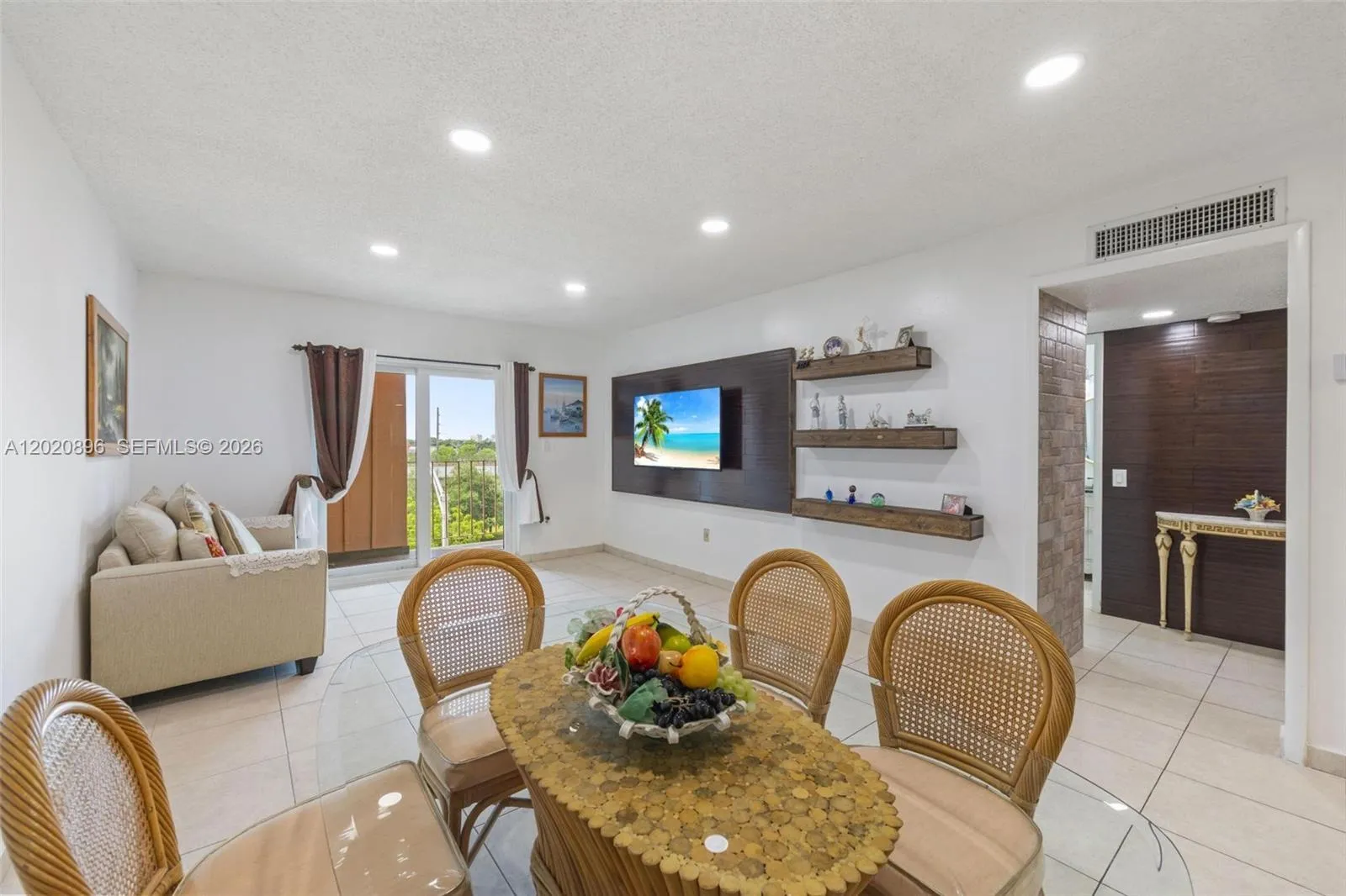 440 E 23rd St # 1405, Hialeah FL 33013