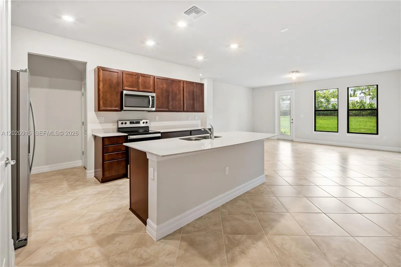4488 E Appleton Cir E, Oakland Park FL 33309