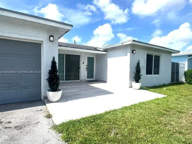 9551 NW 19th Pl, Sunrise FL 33322