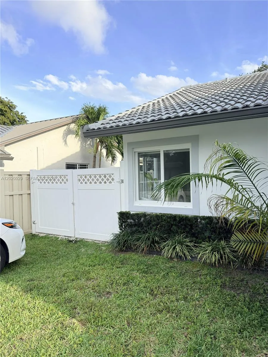 11640 NW 23rd St, Coral Springs FL 33065