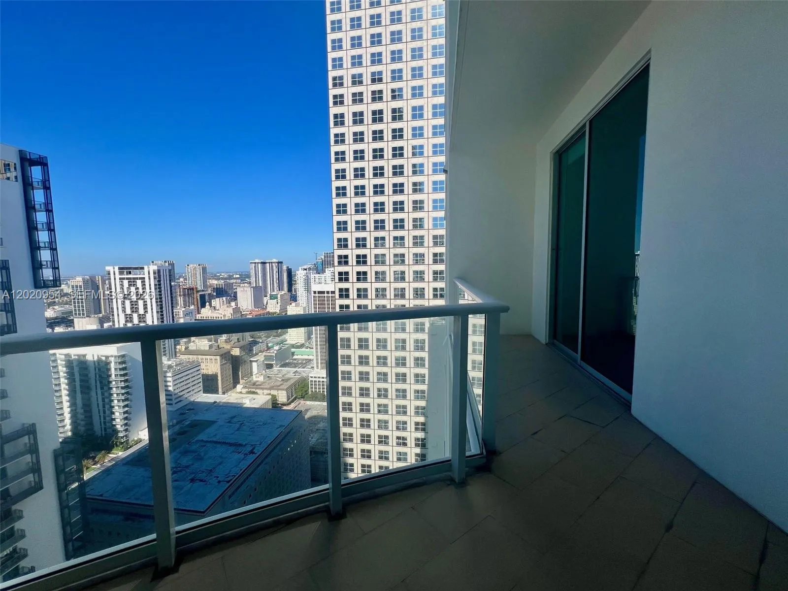 300 S Biscayne Blvd # 3907, Miami FL 33131