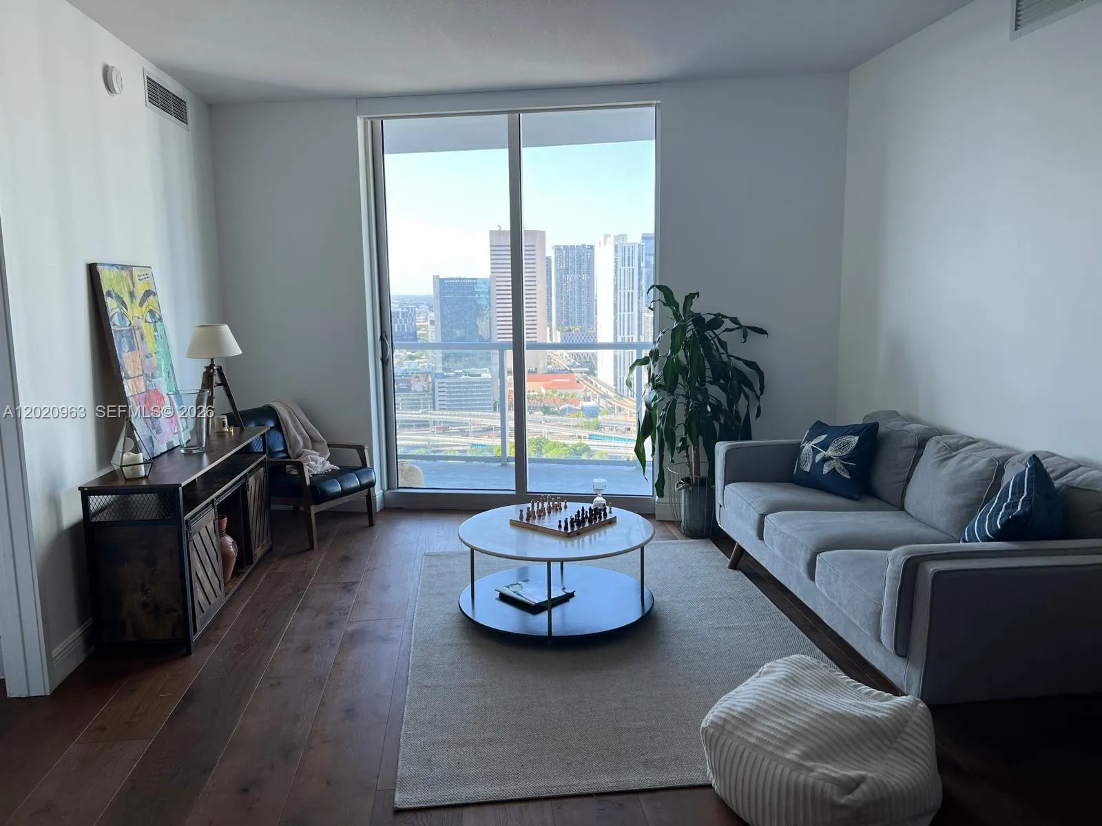 185 SW 7th St # 3209, Miami FL 33130