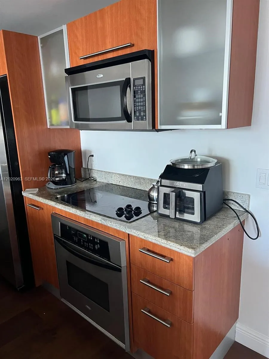 185 SW 7th St # 3209, Miami FL 33130