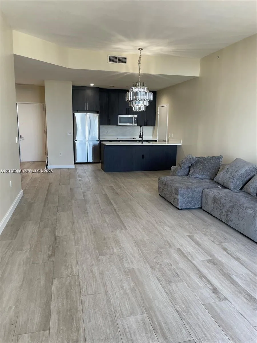 55 SW 9th St # 4304, Miami FL 33130