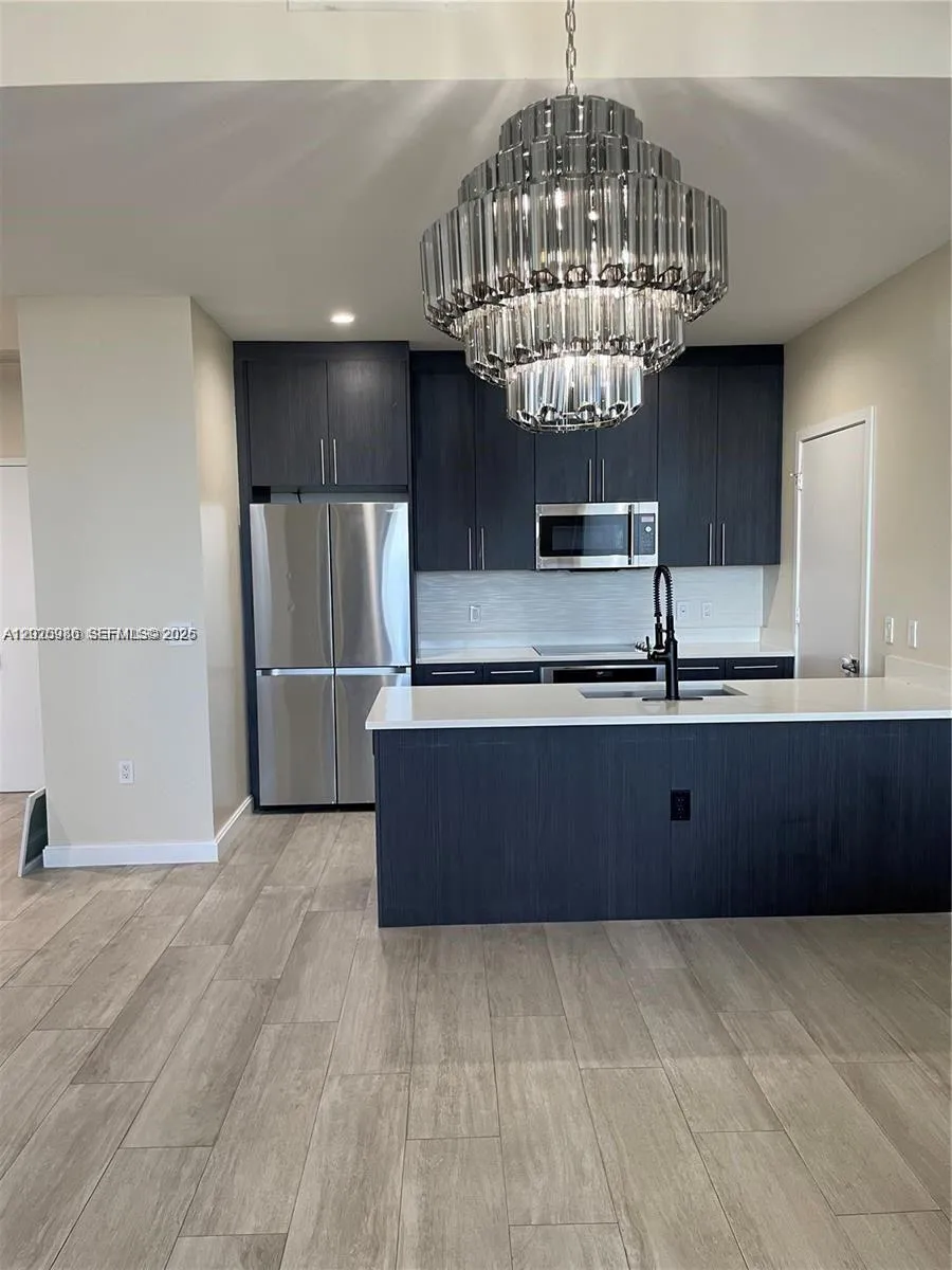 55 SW 9th St # 4304, Miami FL 33130
