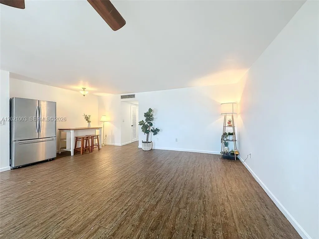 7133 Bay Dr # 705, Miami Beach FL 33141