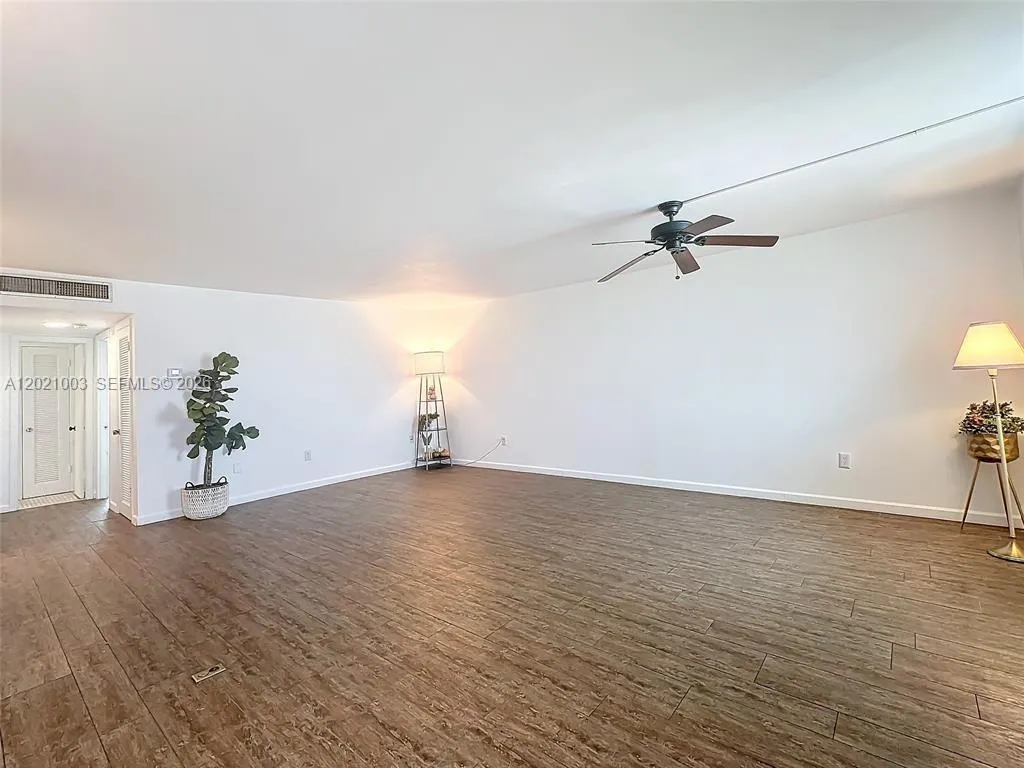 7133 Bay Dr # 705, Miami Beach FL 33141