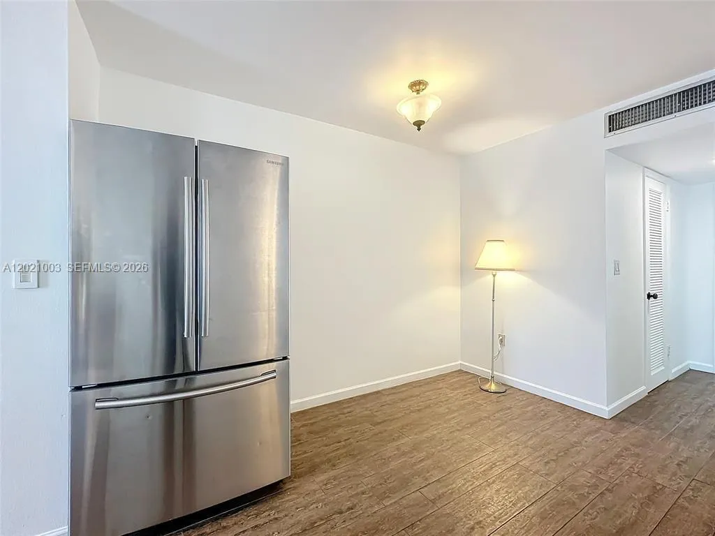 7133 Bay Dr # 705, Miami Beach FL 33141