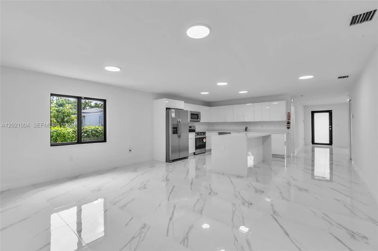 152 NW 18th St, Homestead FL 33030