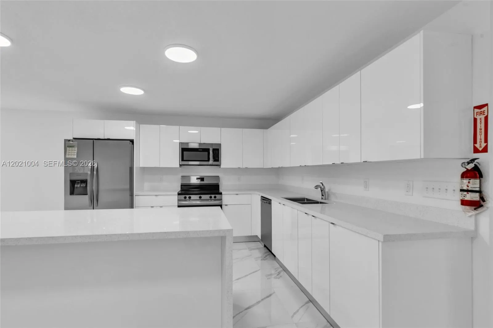 152 NW 18th St, Homestead FL 33030