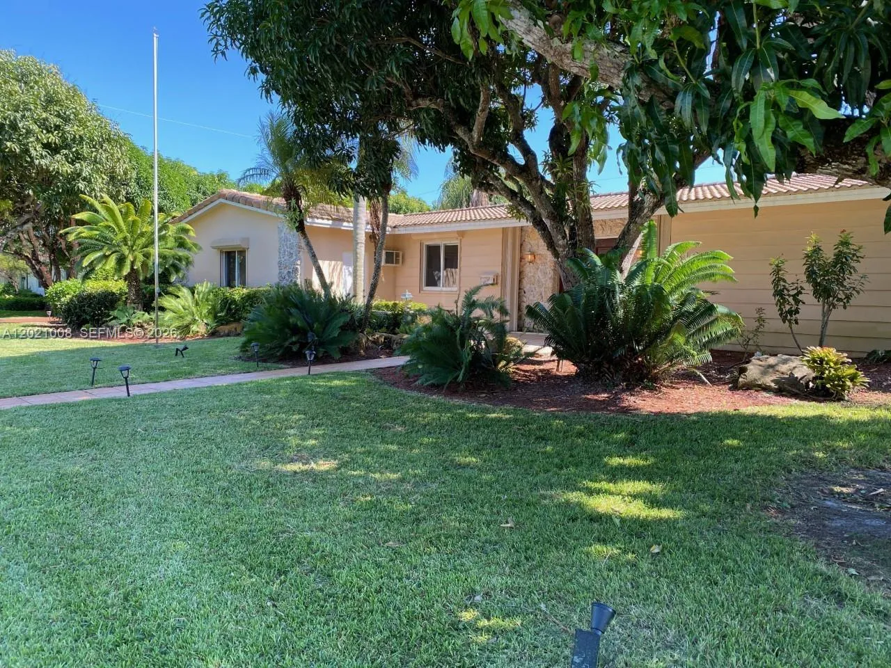8100 SW 142nd Te, Palmetto Bay FL 33158