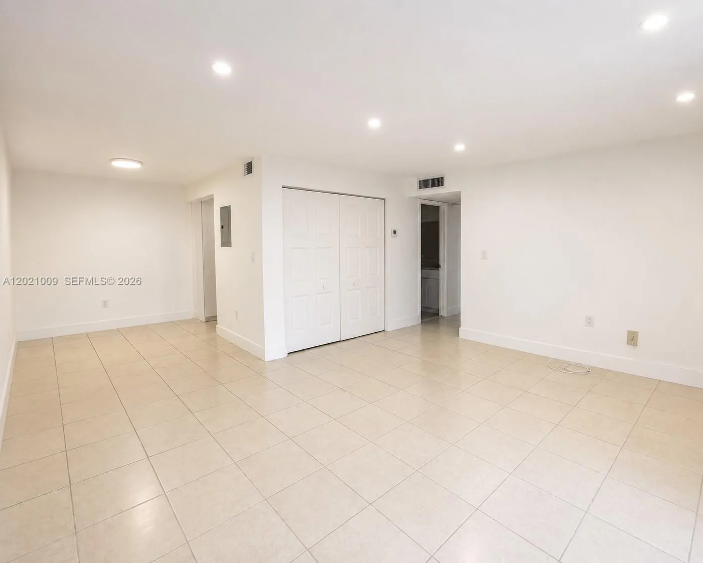 7160 Fairway Dr # J16, Miami Lakes FL 33014