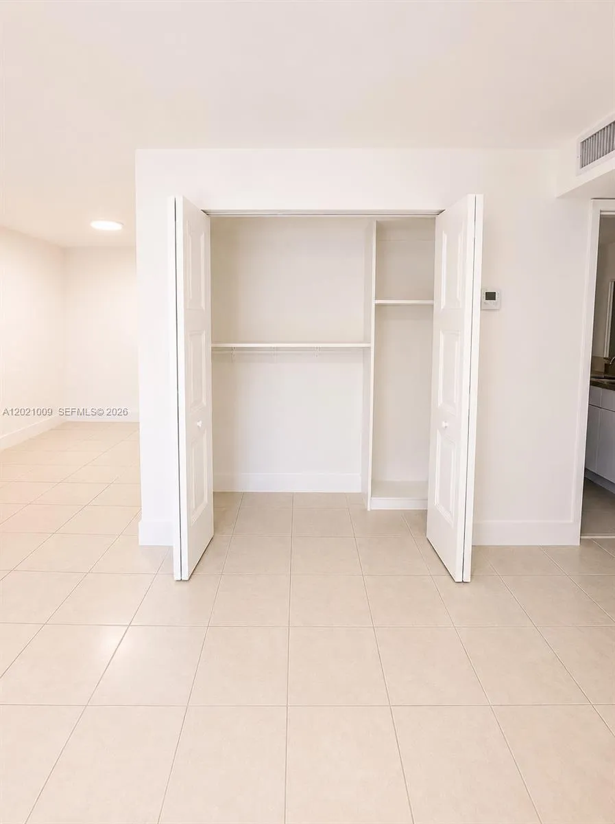 7160 Fairway Dr # J16, Miami Lakes FL 33014