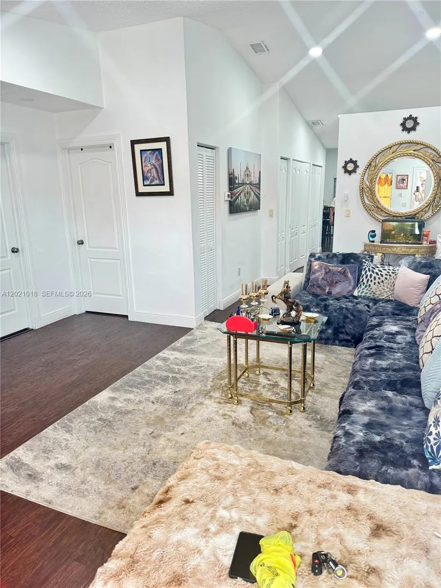 7231 W 29th Way, Hialeah FL 33018
