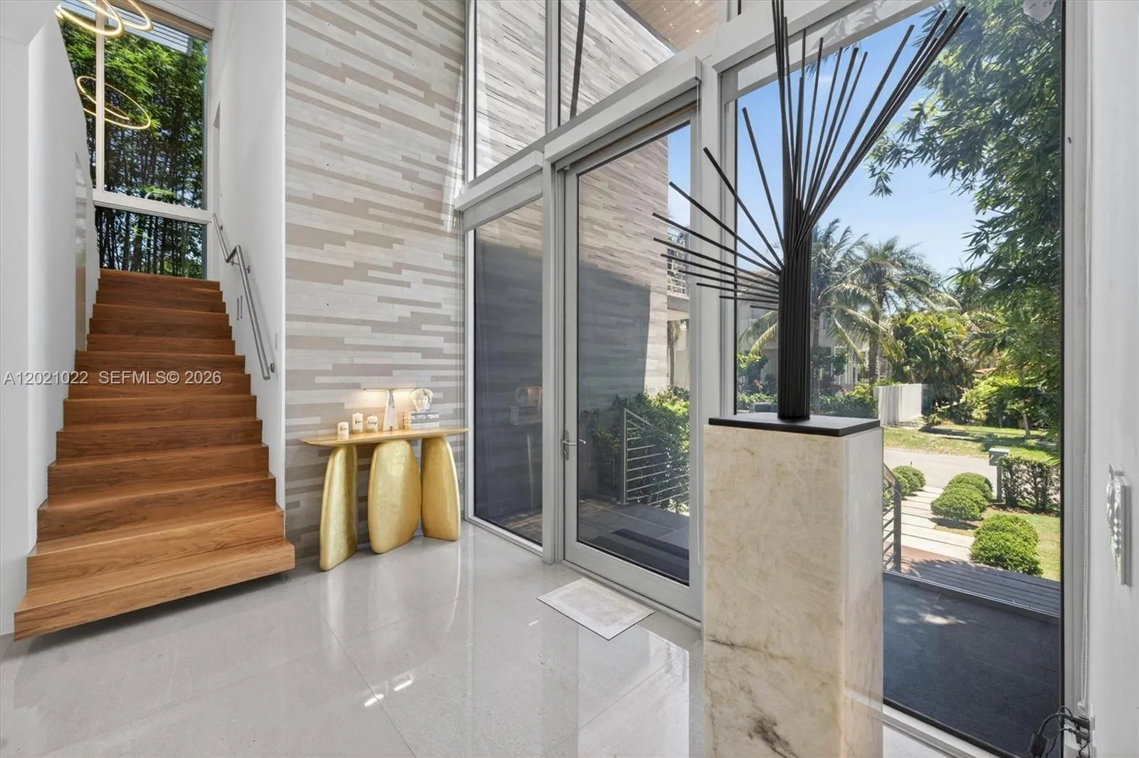 625 Curtiswood Dr, Key Biscayne FL 33149