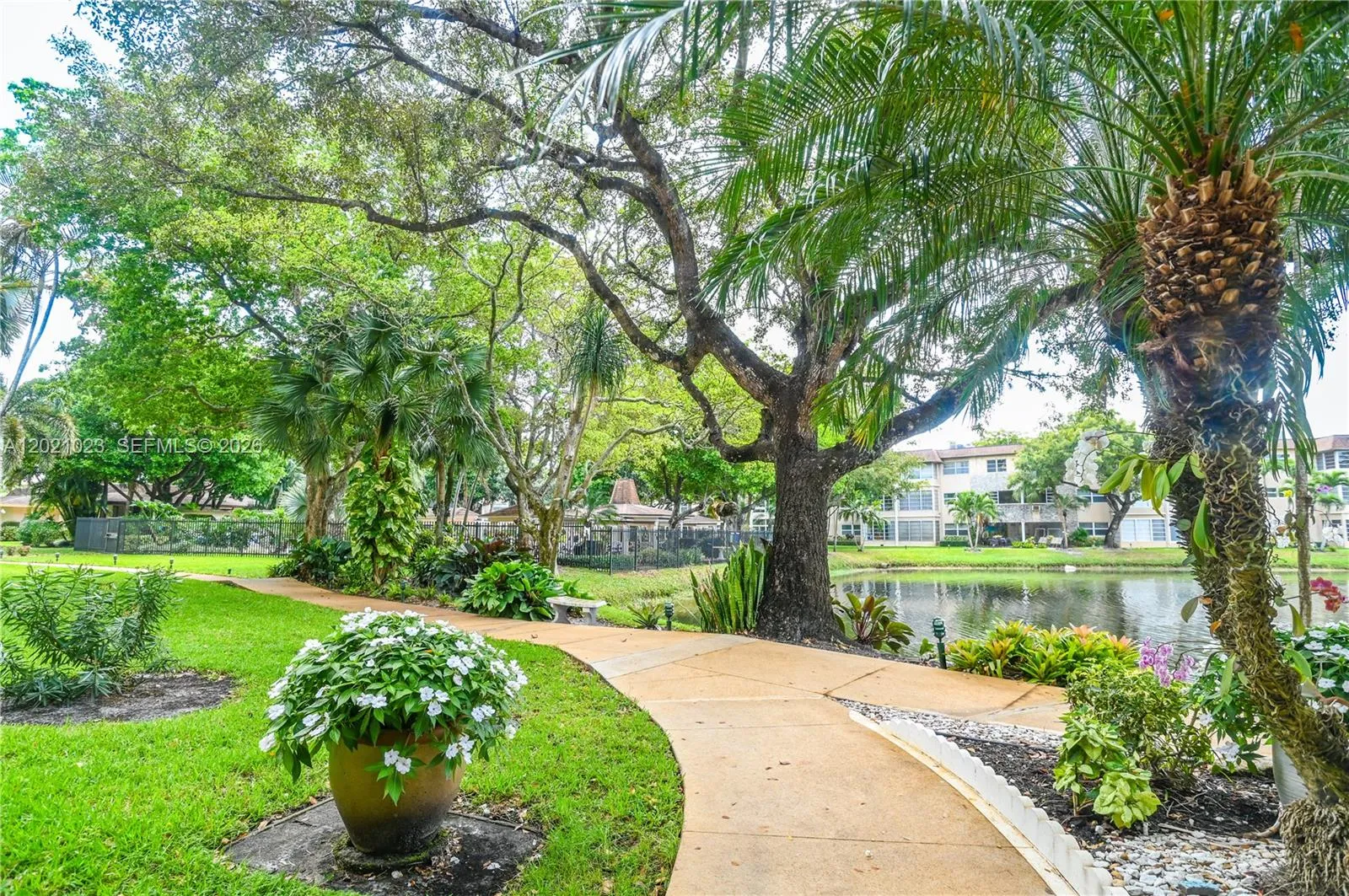 5100 NW 35th St # 107, Lauderdale Lakes FL 33319