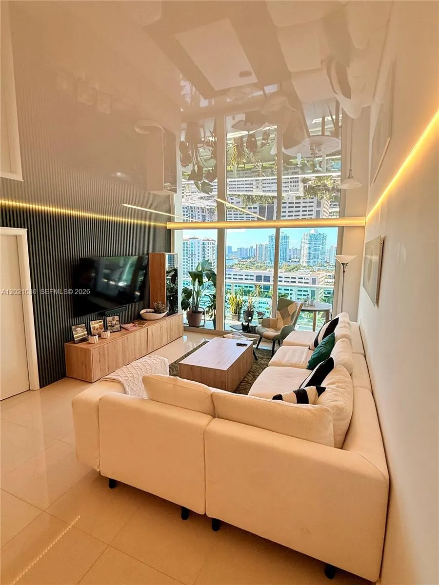 100 Bayview Dr # 1729, Sunny Isles Beach FL 33160
