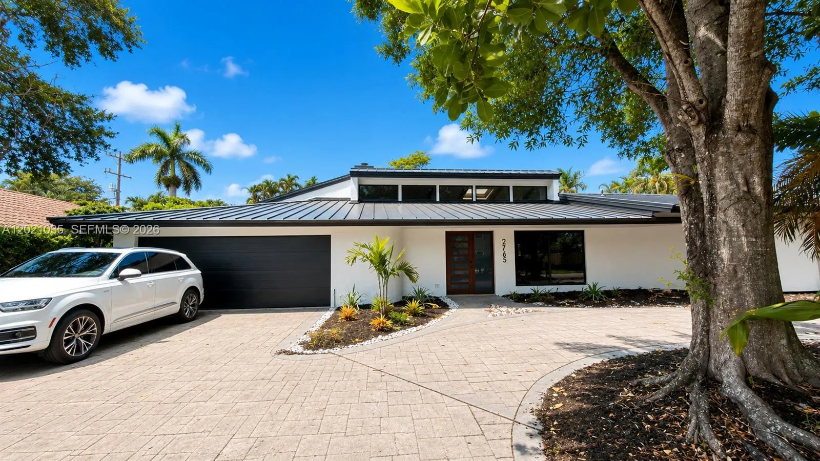 5 bedroom 3 bath for sale at 2765 NE 35th Dr, Fort Lauderdale FL 33308