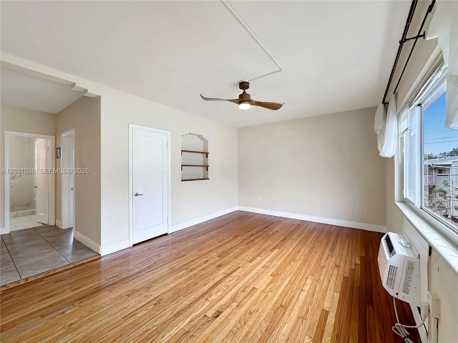 965 Bay Dr # 4, Miami Beach FL 33141