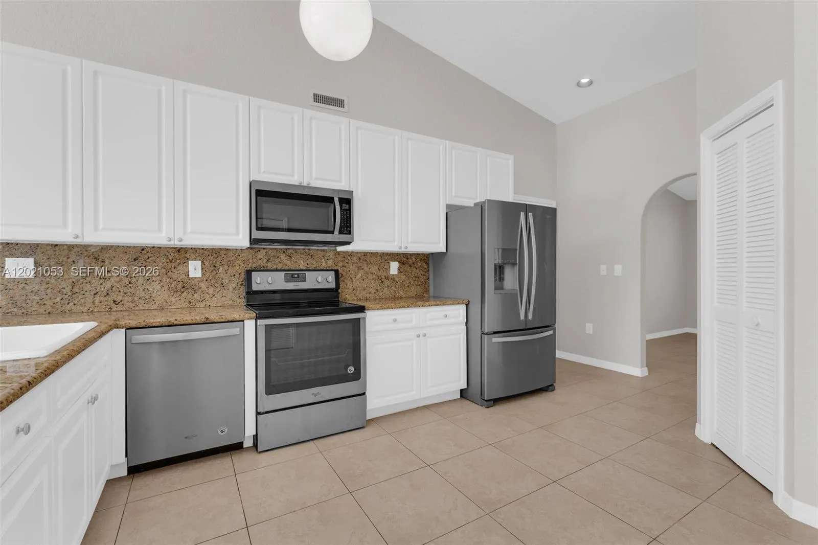 10635 NW 54th St, Doral FL 33178