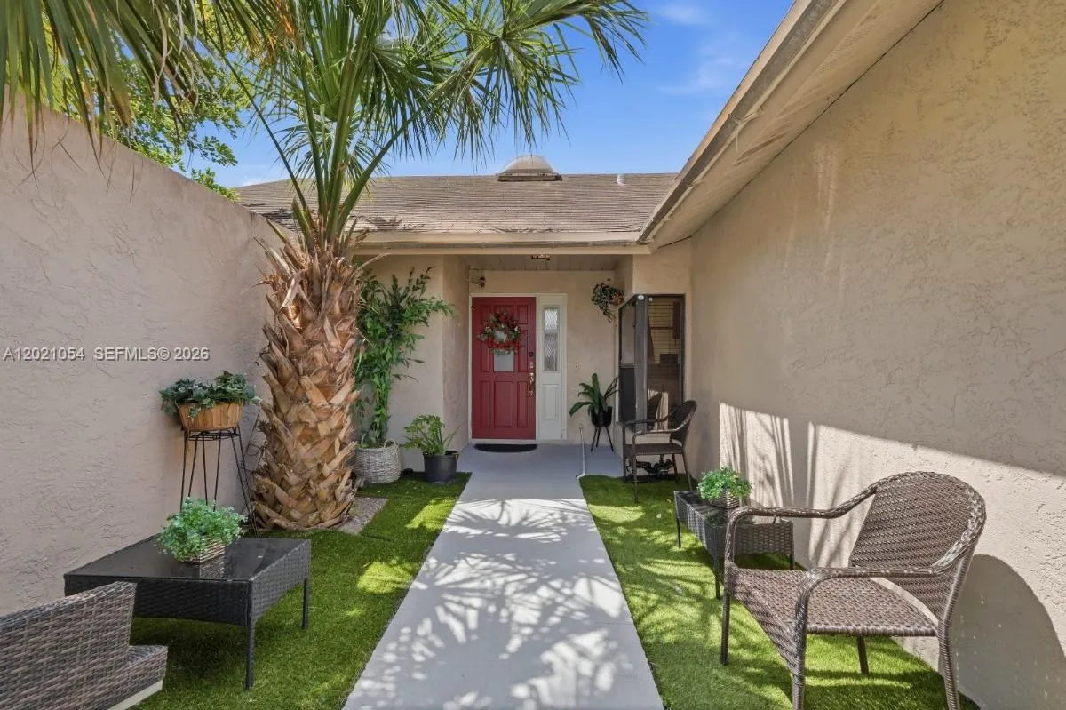 3 bedroom 2 bath for sale at 4080 NW 1st Pl, Deerfield Beach FL 33442