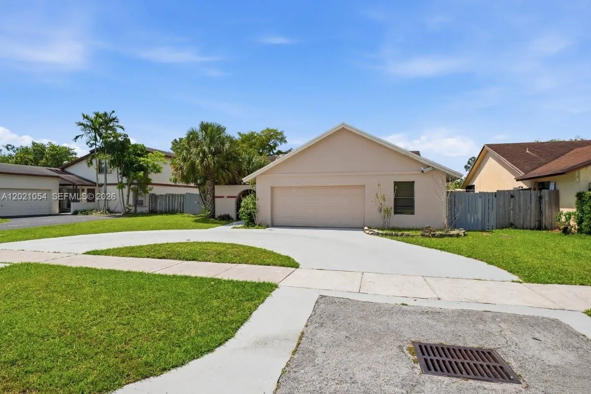 4080 NW 1st Pl, Deerfield Beach FL 33442