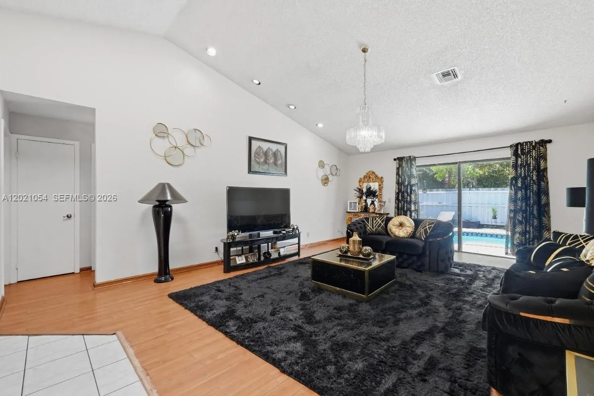 4080 NW 1st Pl, Deerfield Beach FL 33442