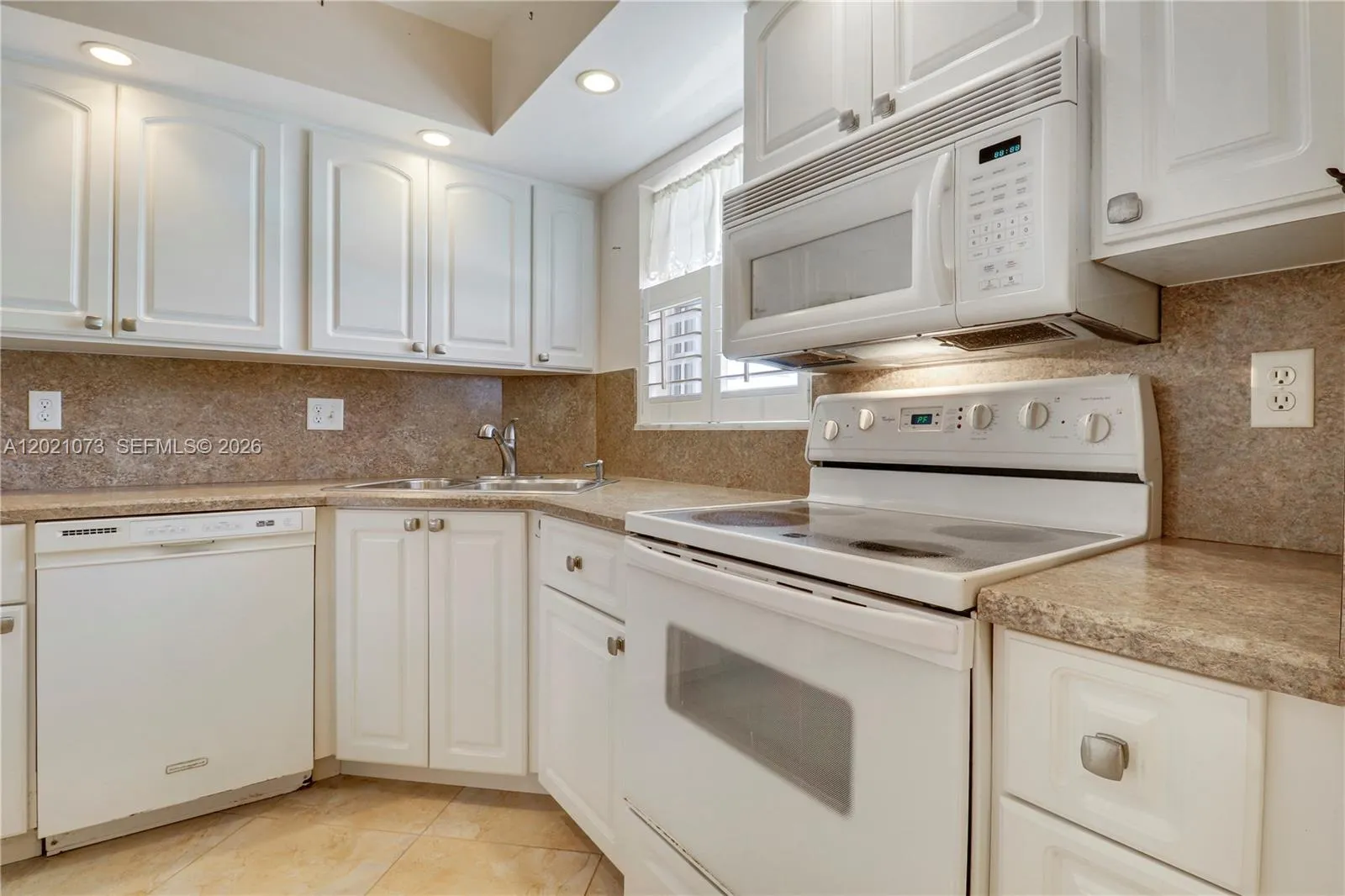 18081 SE Country Club Dr # 121, Jupiter FL 33469