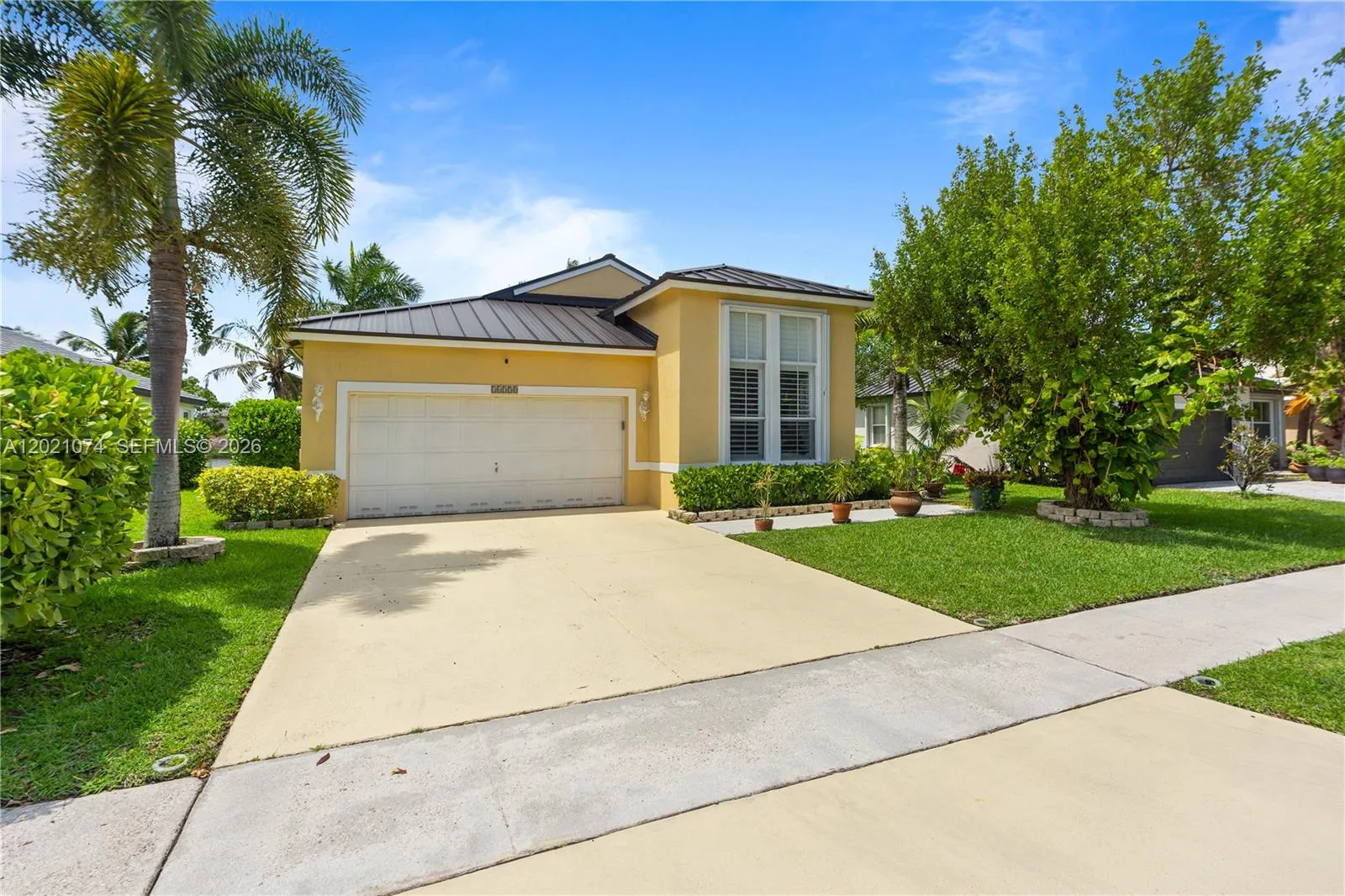 16350 SW 11th St, Pembroke Pines FL 33027