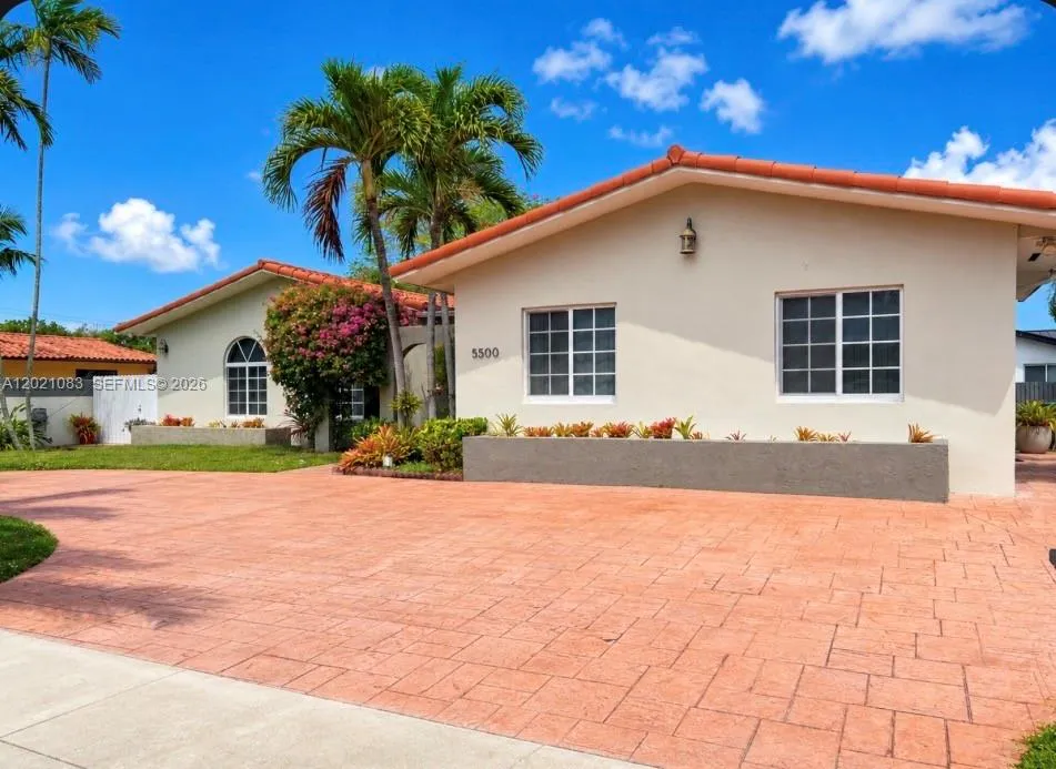 5500 SW 87th Ave, Miami FL 33165
