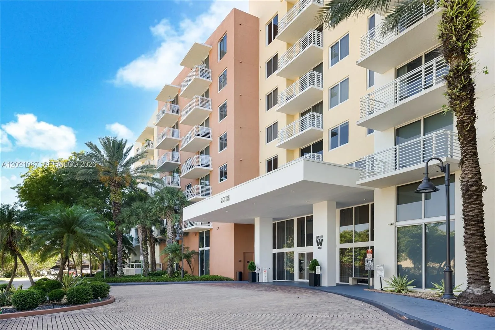 2775 NE 187th St # 528, Aventura FL 33180