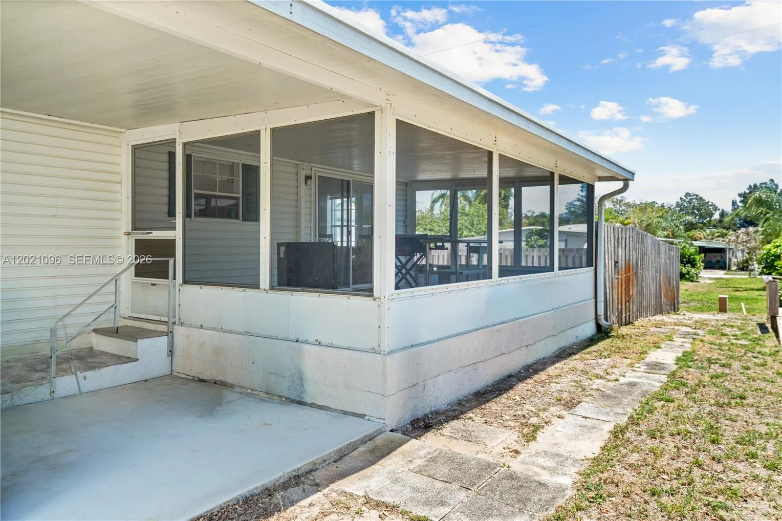 7717 SE Swan Ave, Hobe Sound FL 33455