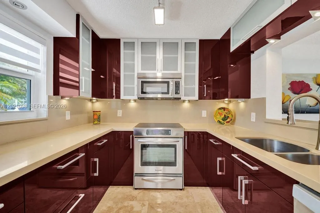 2 bedroom 2 bath for sale at 1025 SE 3rd Ave # 108, Dania Beach FL 33004