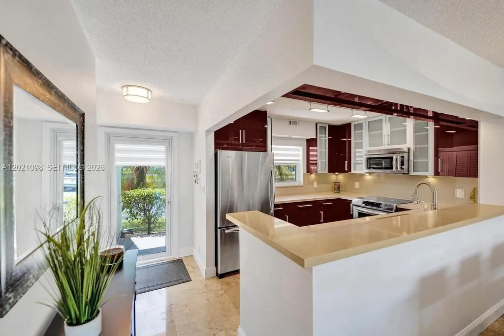 1025 SE 3rd Ave # 108, Dania Beach FL 33004