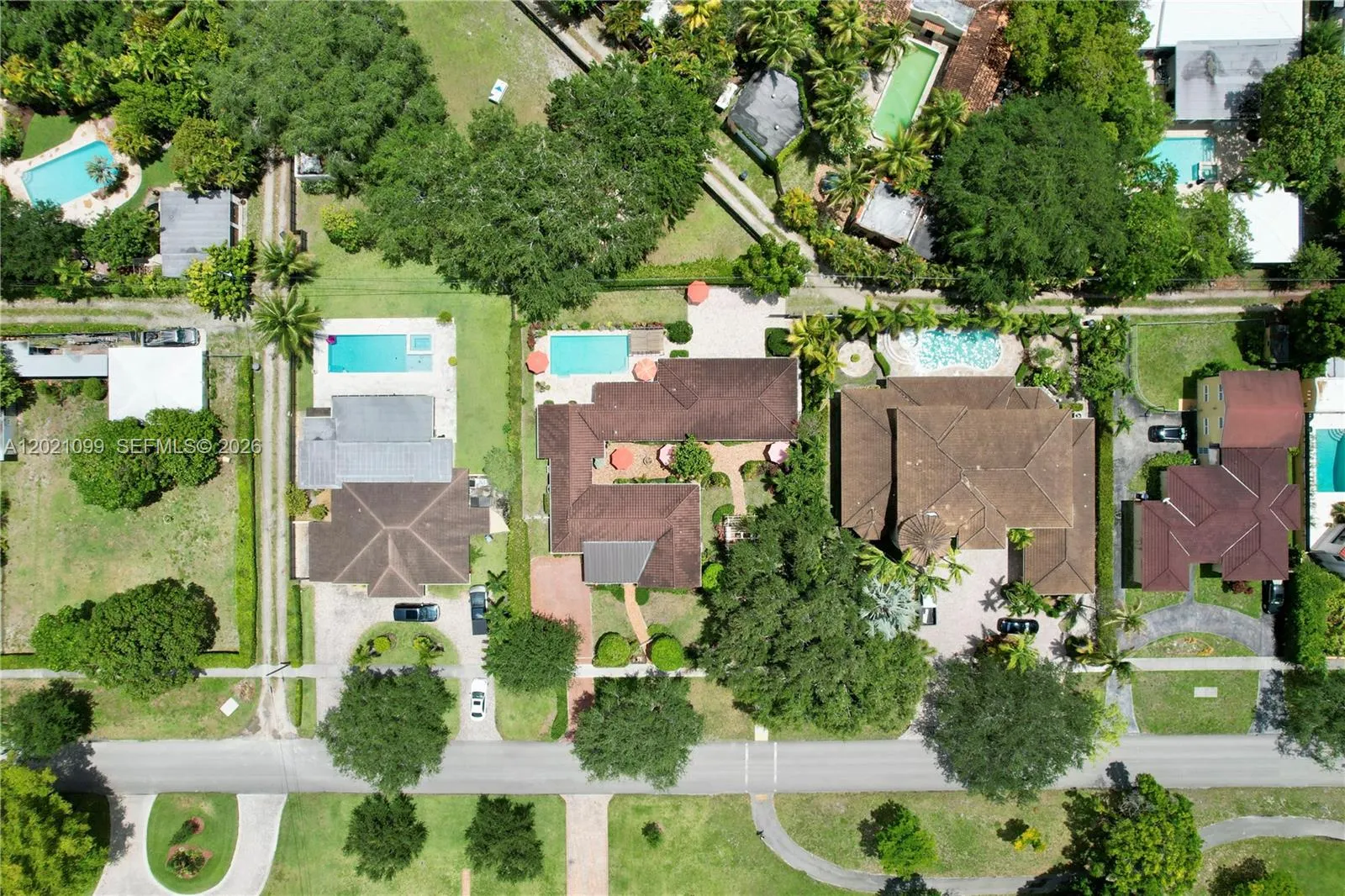 37 Deer Run, Miami Springs FL 33166