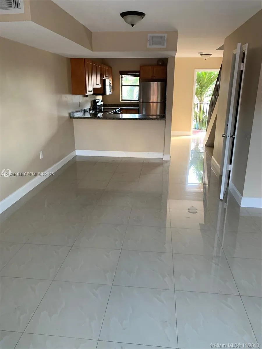 2313 W 60th St # C206, Hialeah FL 33016