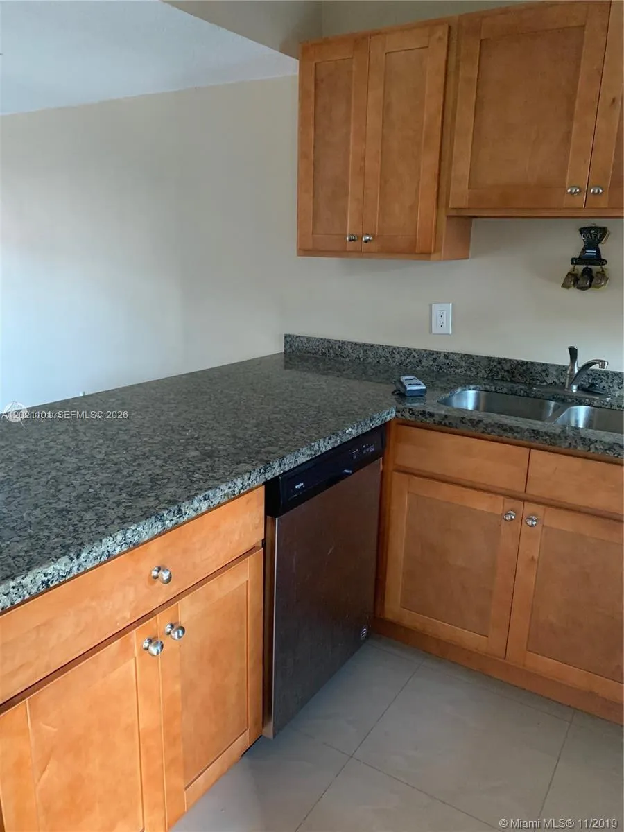 2313 W 60th St # C206, Hialeah FL 33016
