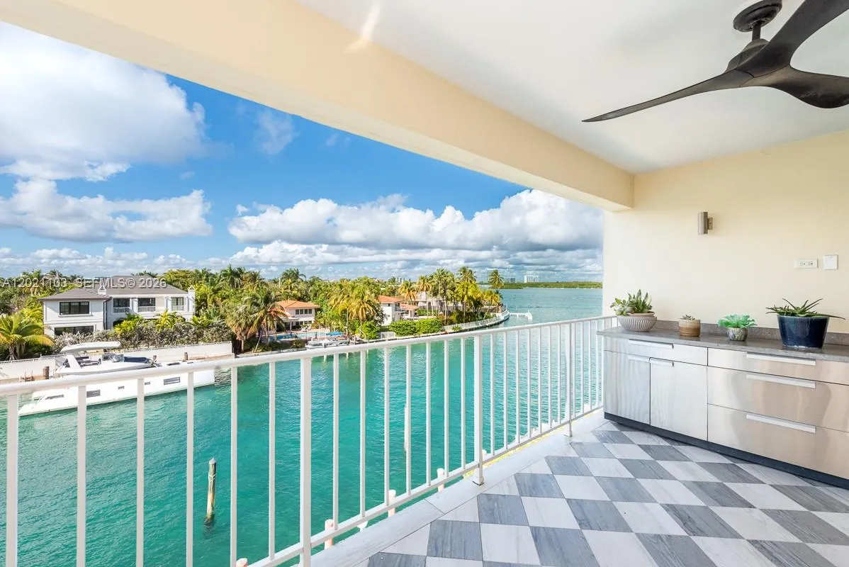 10180 W Bay Harbor Dr # 4A, Bay Harbor Islands FL 33154