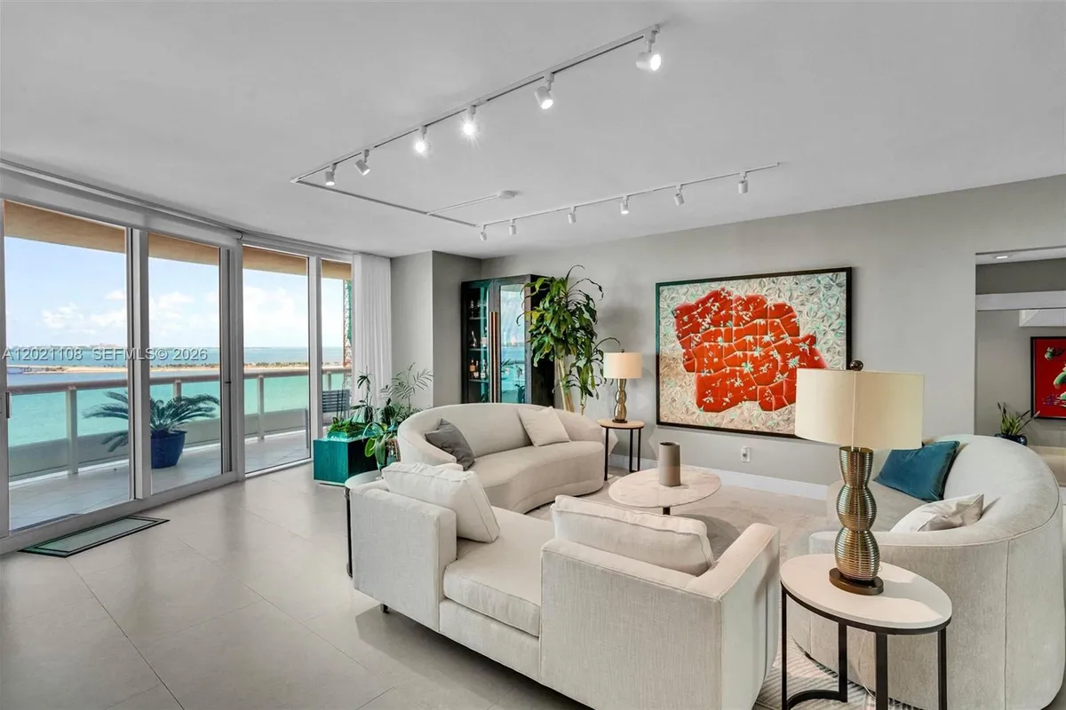 1643 Brickell Ave # 1602, Miami FL 33129