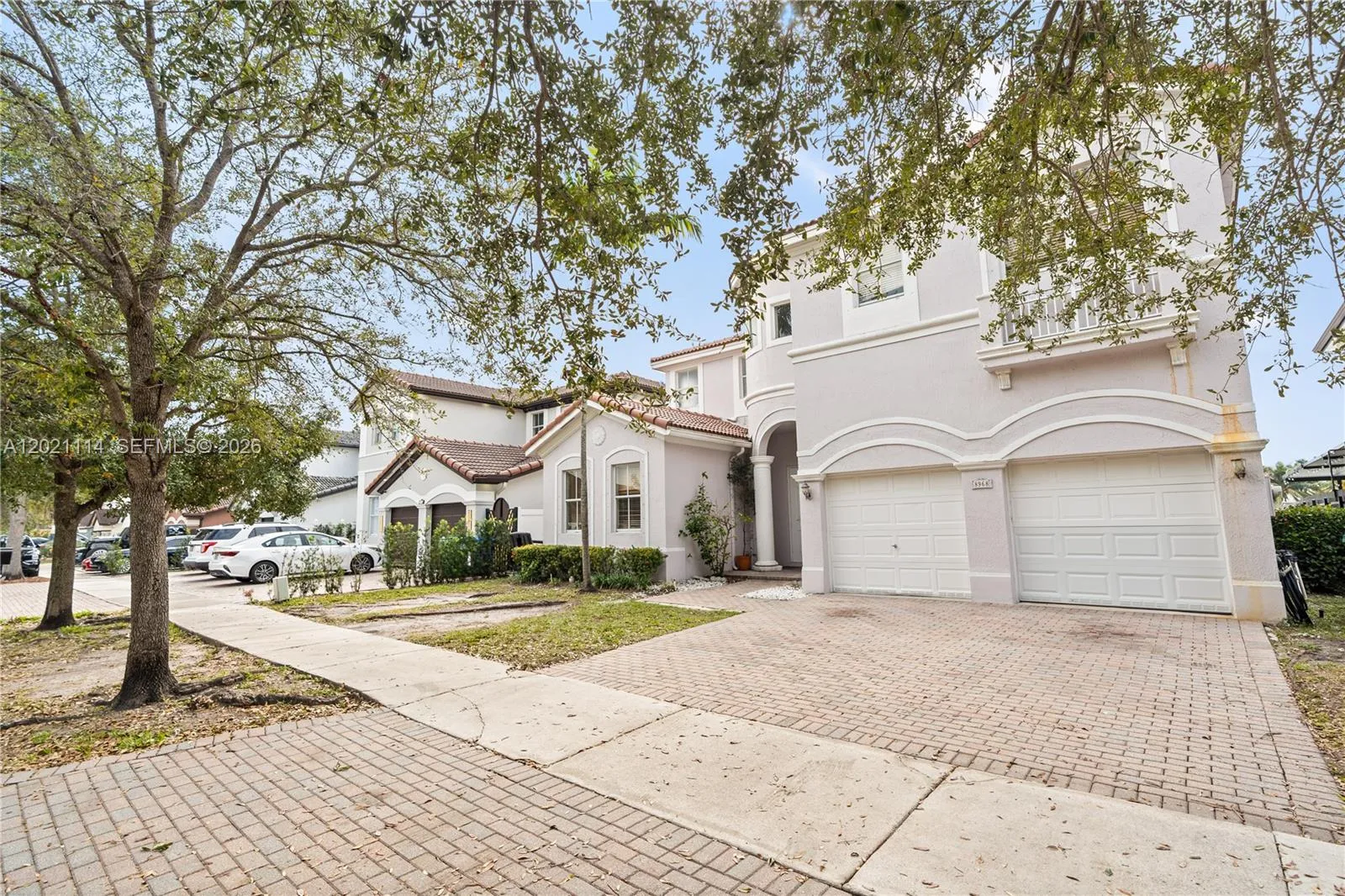 8968 NW 180th Ter, Hialeah FL 33018