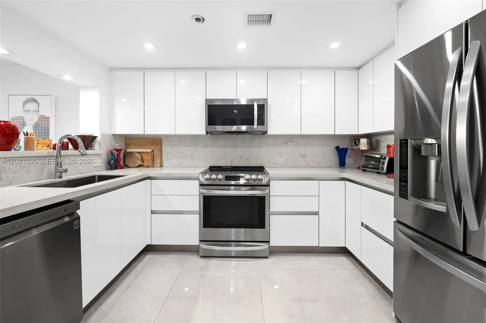 2555 Collins Ave # 1106, Miami Beach FL 33140