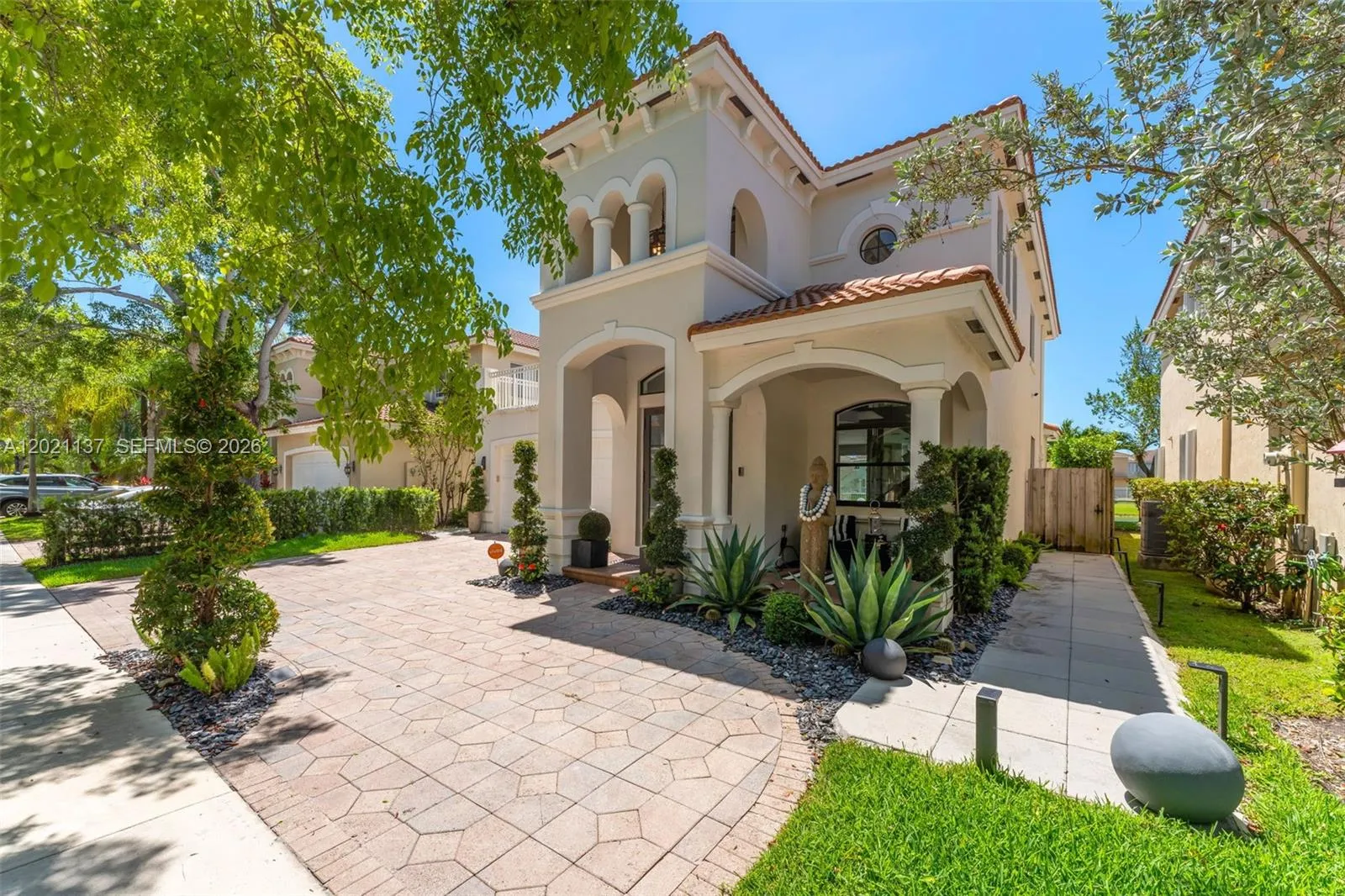 9024 SW 206th St, Cutler Bay FL 33189