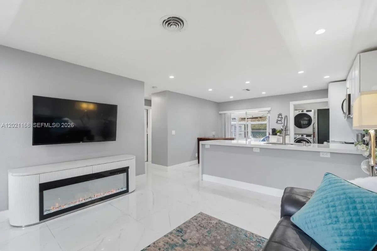 4966 SW 93rd Ave, Cooper City FL 33328