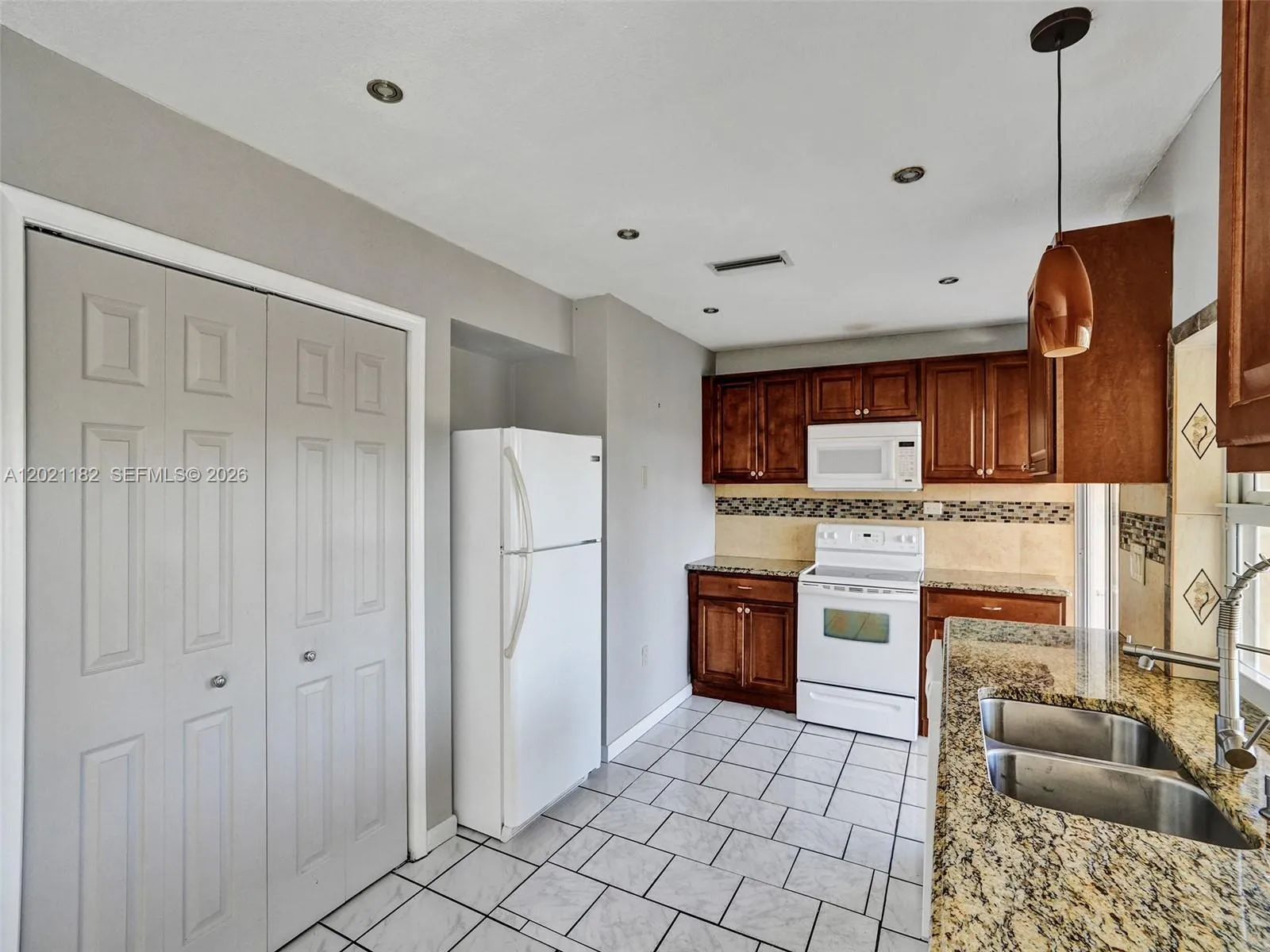 8550 NW 27th Pl # 8550, Sunrise FL 33322