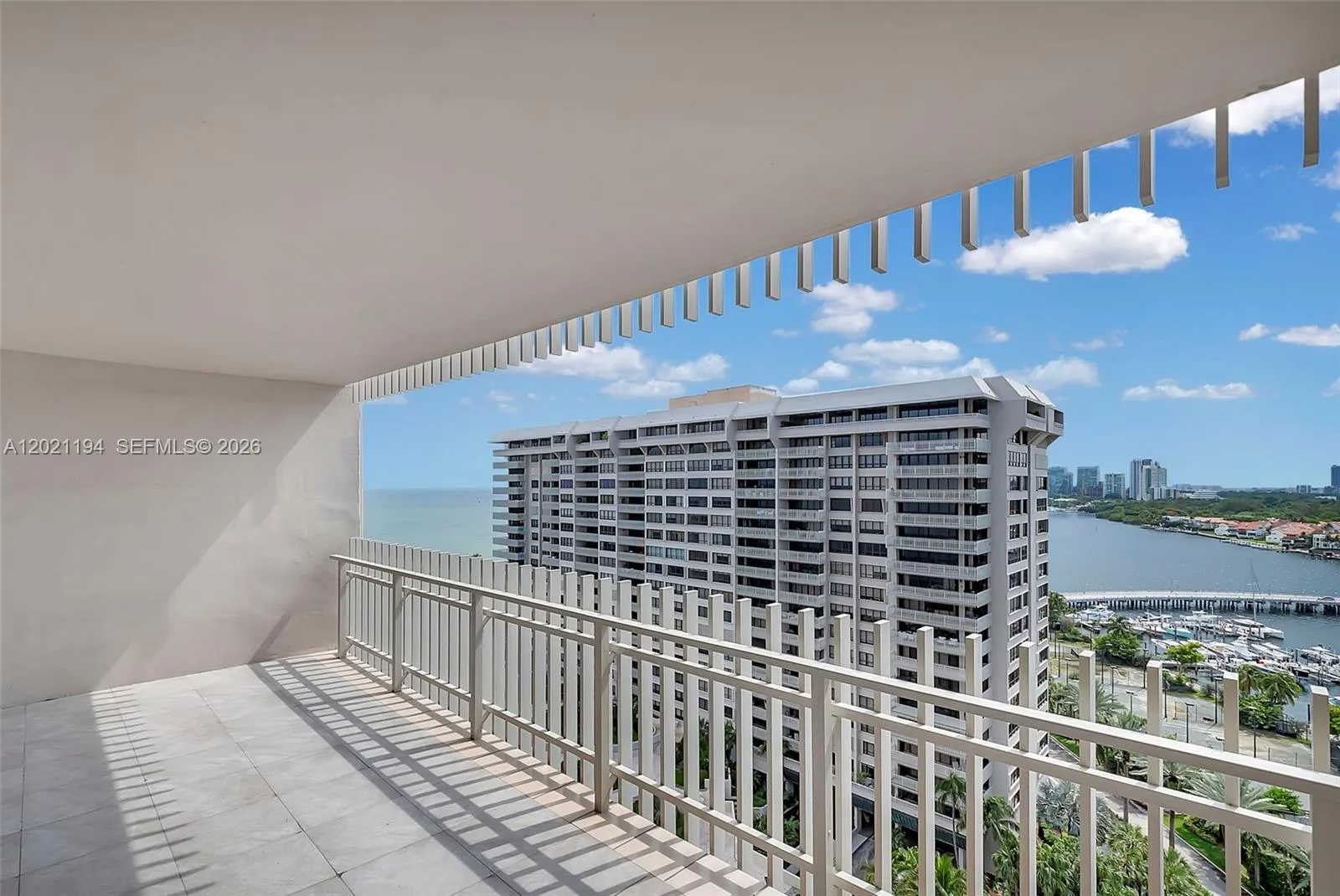 3 Grove Isle Dr # C1606, Coconut Grove FL 33133