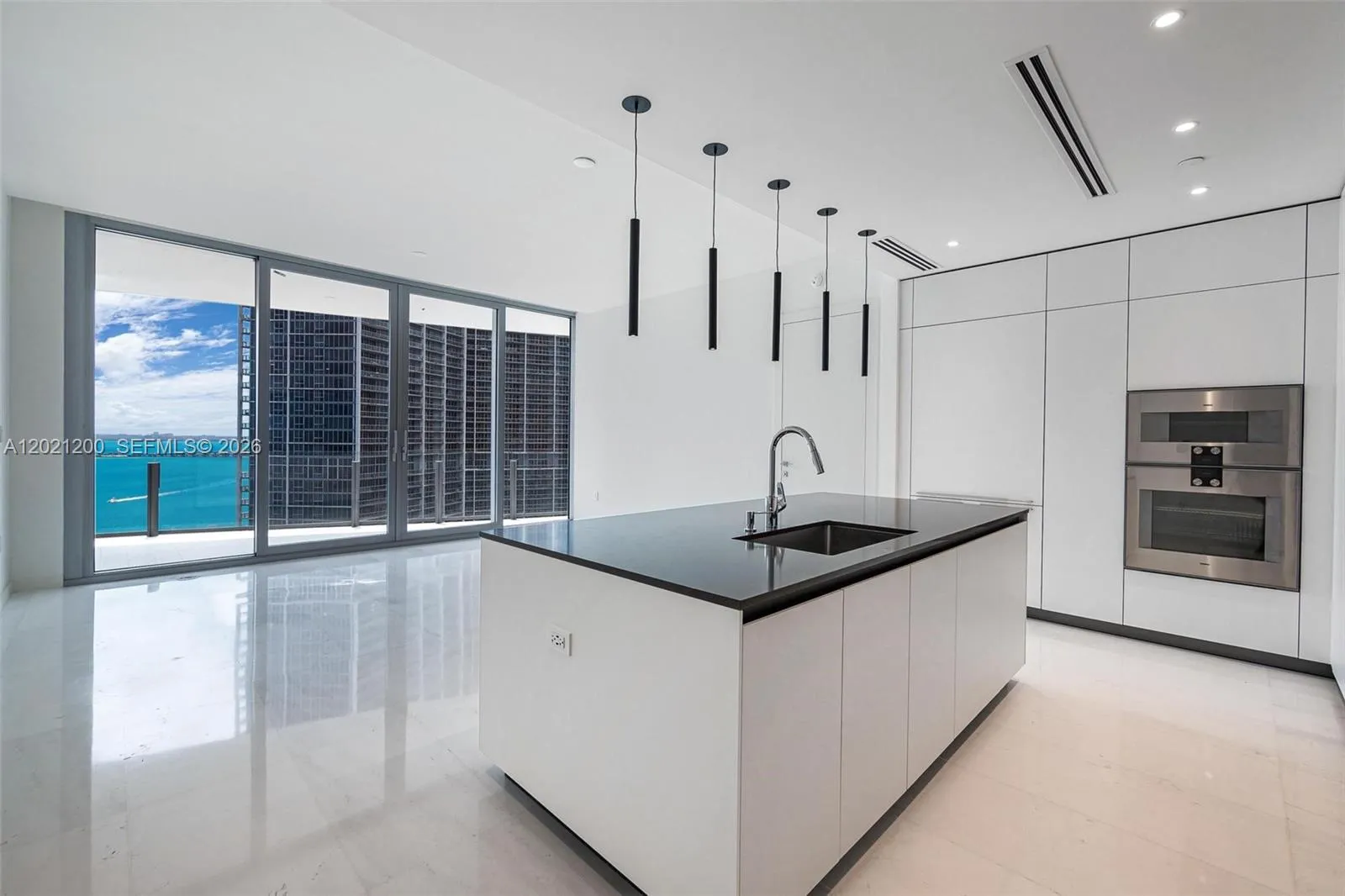 300 Biscayne Boulevard Way # 2906W, Miami FL 33131